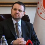 Sorusturmanin ardindan bakan gurlek kazandigi tazminati kizilaya bagisladi DgggirlA