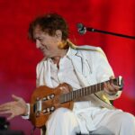 bregovic-somadaki-maden-gocugu-nedeniyle-ertelenen-konserinde-sardeste-sahne-aldi-pqnSrXHI